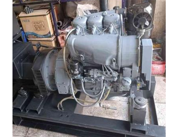 فروش دیزل ژنراتور دویس دست دوم موتور آلمان 912 سه سیلندر 37.5 کاوا به همراه ژنراتور اسنفورد، جهت خرید با شماره تلفن 02155417181 تماس بگیرید 